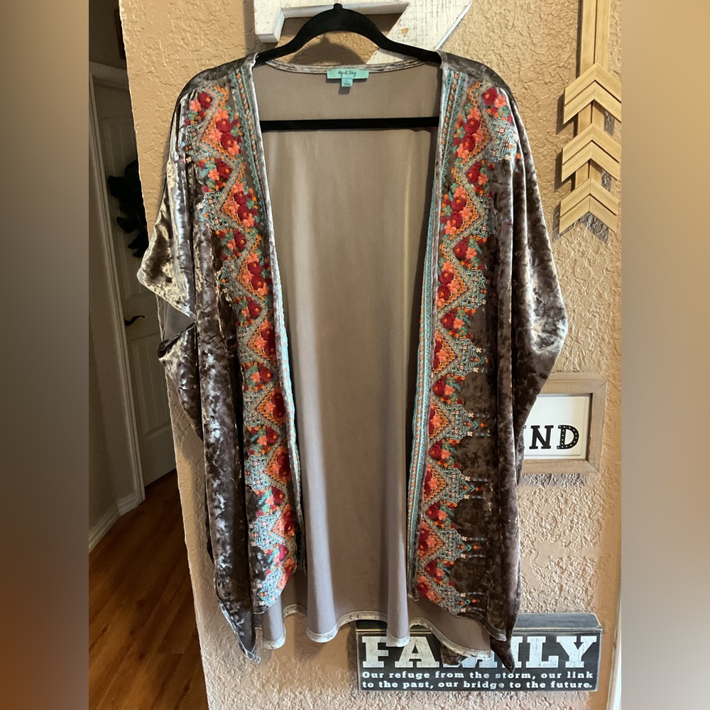 April Sky Embroidered Velvet Open Front Kimono Women’s  Size Large Floral Taupe